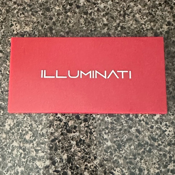 Illuminati Blazed & Confused Eyeshadow Palette with Mirror - Picture 3 of 4